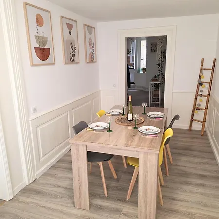 Et Spacieux Au Centre - La Boheme Apartment